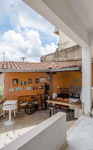 Casa à venda com 371m², 5 quartos e 3 vagas Casa à venda com 371m², 5 quartos e 3 vagasVaranda da Sala 2