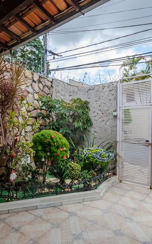 Casa à venda com 371m², 5 quartos e 3 vagas