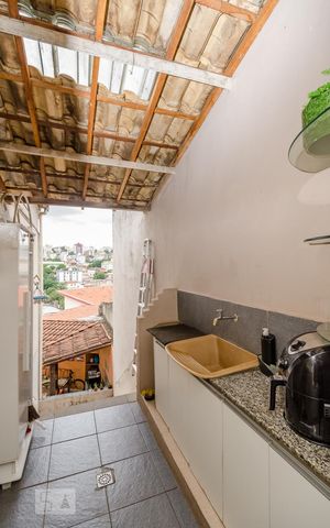 Casa à venda com 371m², 5 quartos e 3 vagas Casa à venda com 371m², 5 quartos e 3 vagasÁrea de Serviço 1
