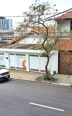 Casa à venda com 240m², 2 quartos e 1 vagaVista da Rua