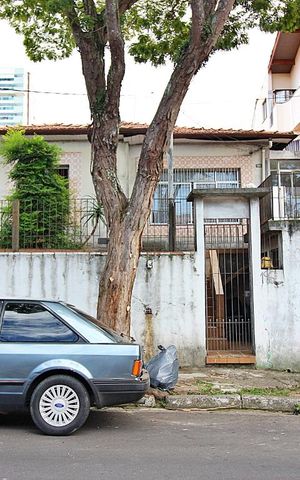 Casa à venda com 240m², 2 quartos e 1 vagaFachada
