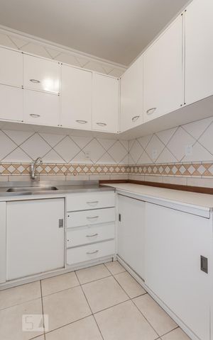 Apartamento à venda com 108m², 3 quartos e sem vaga Apartamento à venda com 108m², 3 quartos e sem vagaCozinha