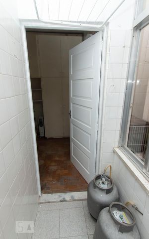 Apartamento à venda com 97m², 3 quartos e sem vaga Apartamento à venda com 97m², 3 quartos e sem vagaQuarto de Serviço