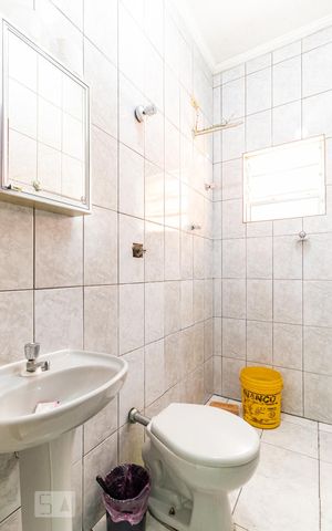 Casa à venda com 200m², 2 quartos e 2 vagas Casa à venda com 200m², 2 quartos e 2 vagasCasa 2 - Edícula - Banheiro