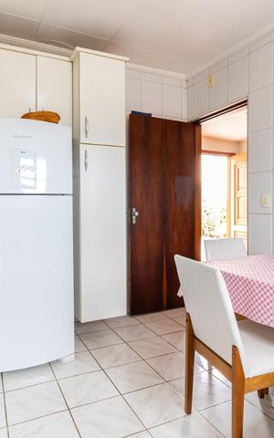 Casa à venda com 200m², 2 quartos e 2 vagas Casa à venda com 200m², 2 quartos e 2 vagasCozinha