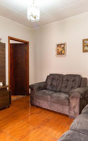 Casa à venda com 200m², 2 quartos e 2 vagas Casa à venda com 200m², 2 quartos e 2 vagasSala