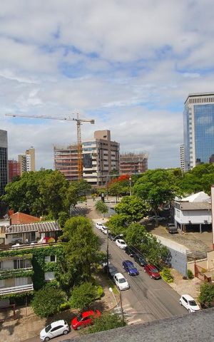 Apartamento à venda com 103m², 3 quartos e 2 vagasQuarto 2 - Vista
