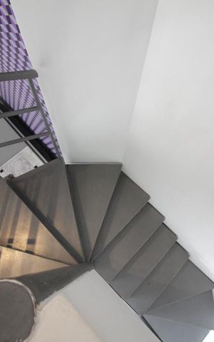 Apartamento para alugar com 65m², 1 quarto e 2 vagasEscadas