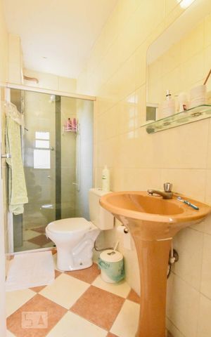 Casa à venda com 180m², 3 quartos e 1 vagaBanheiro Suíte 01