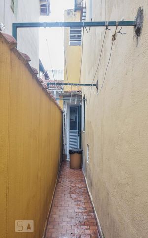 Casa à venda com 180m², 3 quartos e 1 vagaCorredor Lateral