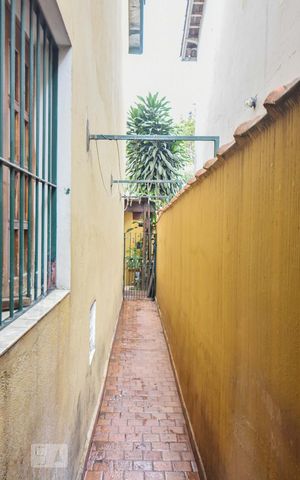 Casa à venda com 180m², 3 quartos e 1 vagaCorredor Lateral