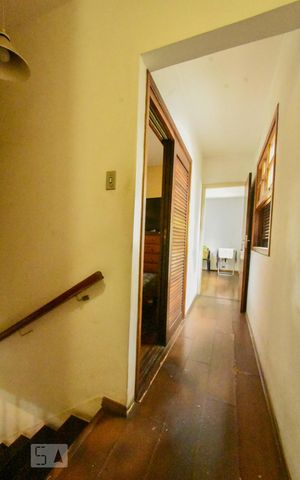 Casa à venda com 180m², 3 quartos e 1 vagaCorredor Superior