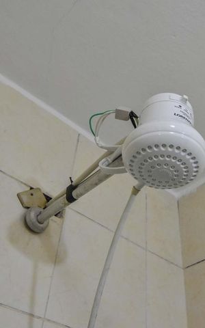 Casa à venda com 180m², 3 quartos e 1 vagaBanheiro 02