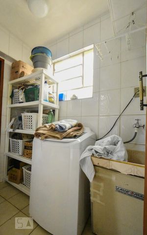 Casa à venda com 180m², 3 quartos e 1 vagaLavanderia