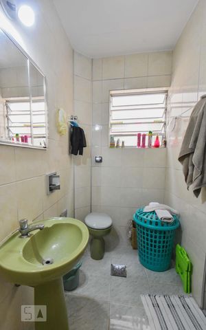 Casa à venda com 180m², 3 quartos e 1 vagaBanheiro 02