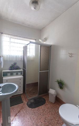 Casa à venda com 131m², 3 quartos e 3 vagasBanheiro