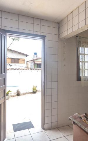 Casa à venda com 131m², 3 quartos e 3 vagasÁrea de serviço