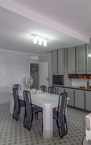 Casa para alugar com 300m², 3 quartos e 5 vagas Casa para alugar com 300m², 3 quartos e 5 vagasCozinha