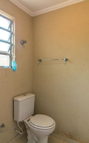 Casa para alugar com 300m², 3 quartos e 5 vagas Casa para alugar com 300m², 3 quartos e 5 vagasBanheiro de Serviço