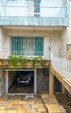 Casa para alugar com 300m², 3 quartos e 5 vagas Casa para alugar com 300m², 3 quartos e 5 vagasFachada
