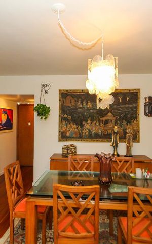 Apartamento à venda com 250m², 4 quartos e 2 vagas Apartamento à venda com 250m², 4 quartos e 2 vagasSala