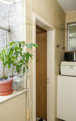 Apartamento à venda com 250m², 4 quartos e 2 vagas Apartamento à venda com 250m², 4 quartos e 2 vagasÁrea de Serviço