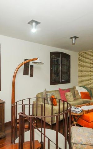 Apartamento à venda com 250m², 4 quartos e 2 vagas Apartamento à venda com 250m², 4 quartos e 2 vagasSala de Estar