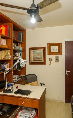 Apartamento à venda com 250m², 4 quartos e 2 vagas Apartamento à venda com 250m², 4 quartos e 2 vagasQuarto 1