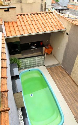 Casa à venda com 230m², 2 quartos e 4 vagasVista