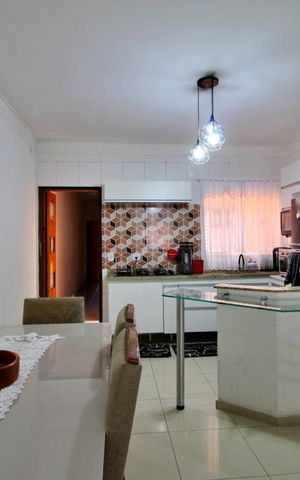 Casa à venda com 230m², 2 quartos e 4 vagasSala