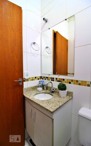 Casa à venda com 230m², 2 quartos e 4 vagasBanheiro 1