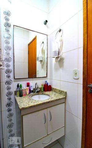 Casa à venda com 230m², 2 quartos e 4 vagasBanheiro da Suíte