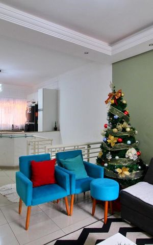 Casa à venda com 230m², 2 quartos e 4 vagasSala