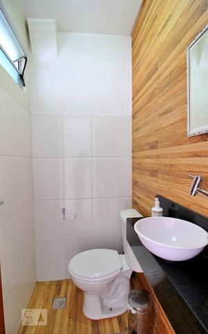 Casa à venda com 230m², 2 quartos e 4 vagasBanheiro 2