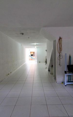 Casa à venda com 230m², 2 quartos e 4 vagasGaragem