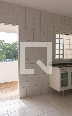 Casa à venda com 290m², 2 quartos e 2 vagas Casa à venda com 290m², 2 quartos e 2 vagasCozinha