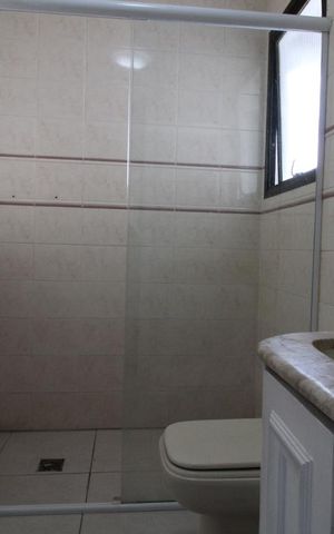 Apartamento para alugar com 350m², 4 quartos e 5 vagasBanheiro da suíte 1 e 2