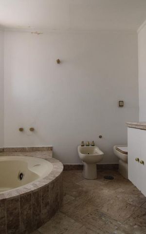 Apartamento para alugar com 350m², 4 quartos e 5 vagasBanheiro da suíte 4