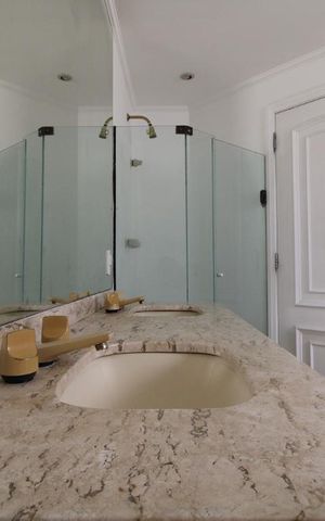 Apartamento para alugar com 350m², 4 quartos e 5 vagasPia bnheiro da suíte 4