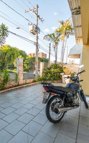 Casa à venda com 144m², 3 quartos e 2 vagasPátio