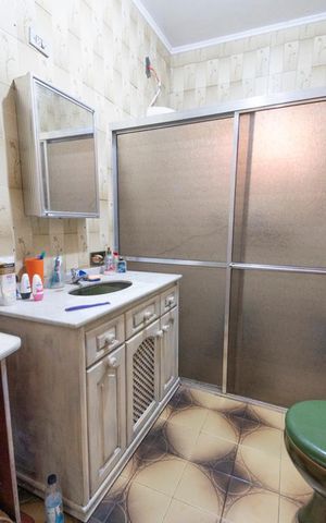 Casa à venda com 144m², 3 quartos e 2 vagasBanheiro