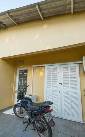 Casa à venda com 144m², 3 quartos e 2 vagasFachada
