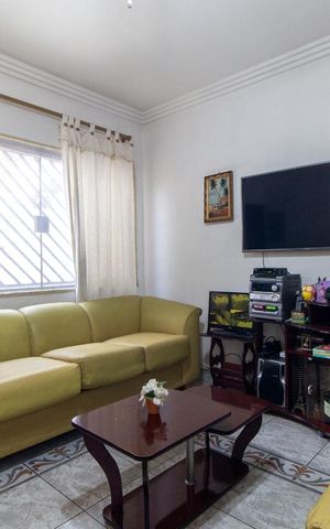 Casa à venda com 149m², 3 quartos e 4 vagas Casa à venda com 149m², 3 quartos e 4 vagasSala