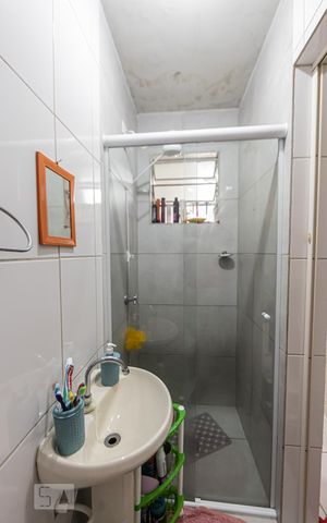 Casa para alugar com 50m², 1 quarto e sem vaga Casa para alugar com 50m², 1 quarto e sem vagaBanheiro Social