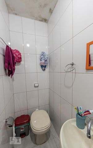Casa para alugar com 50m², 1 quarto e sem vaga Casa para alugar com 50m², 1 quarto e sem vagaBanheiro Social