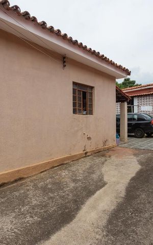 Casa à venda com 413m², 4 quartos e 3 vagas Casa à venda com 413m², 4 quartos e 3 vagasEntrada da Garagem