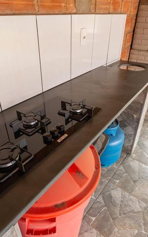 Casa à venda com 413m², 4 quartos e 3 vagas Casa à venda com 413m², 4 quartos e 3 vagasÁrea comum - Churrasqueira
