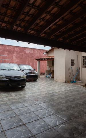 Casa à venda com 413m², 4 quartos e 3 vagas Casa à venda com 413m², 4 quartos e 3 vagasGaragem