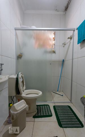 Casa à venda com 413m², 4 quartos e 3 vagas Casa à venda com 413m², 4 quartos e 3 vagasBanheiro