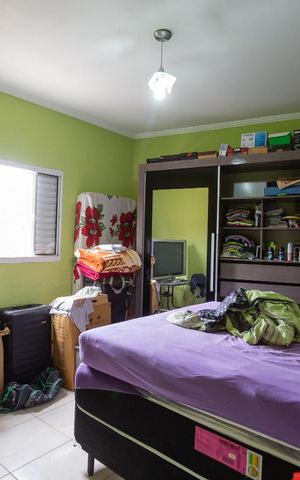 Casa à venda com 413m², 4 quartos e 3 vagas Casa à venda com 413m², 4 quartos e 3 vagasQuarto